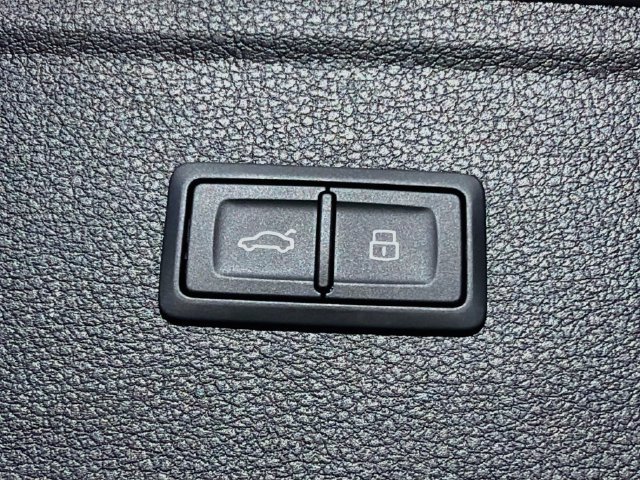 Used 2024 Audi Q5 2.0T Premium AWD/4WD image 12