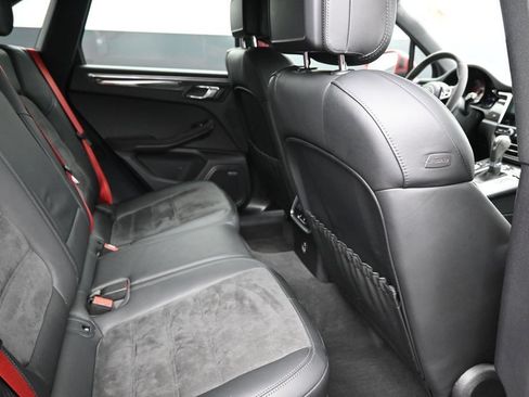 Used 2021 Porsche Macan GTS w/ Sport Chrono Package AWD/4WD image 19