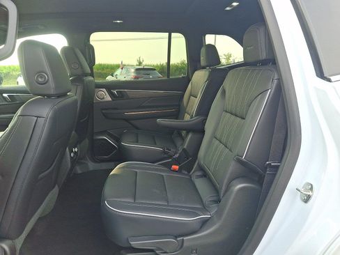 New 2026 Buick Enclave Avenir w/ Super Cruise Package AWD/4WD image 5