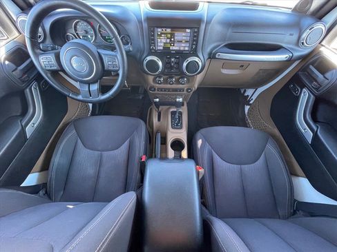 Used 2014 Jeep Wrangler Unlimited Sahara w/ Connectivity Group image 10
