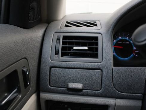 Used 2012 Ford Fusion SE image 8