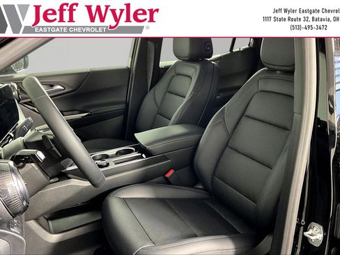 New 2026 Chevrolet Equinox LT w/ Convenience Package II FWD image 16