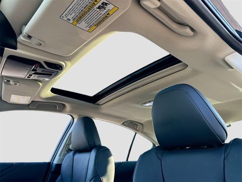 Used 2023 Subaru Legacy Touring XT image 23