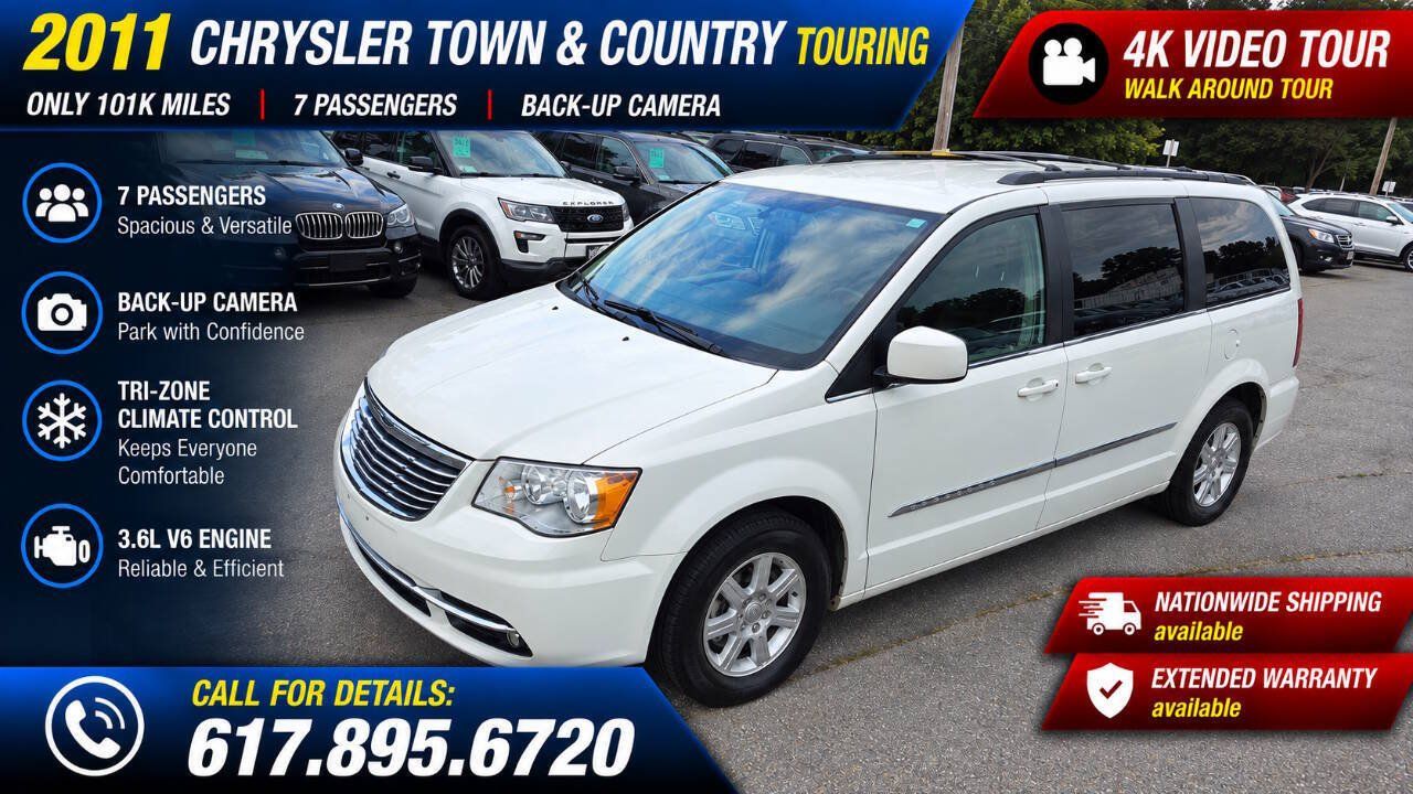 Used 2011 Chrysler Town & Country Touring FWD image 1