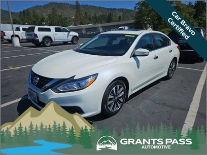 Certified 2017 Nissan Altima 2.5 SV w/ Convenience Package