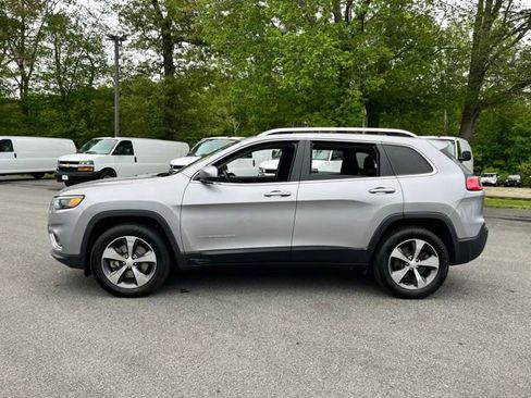 Used 2019 Jeep Cherokee Limited AWD/4WD image 12