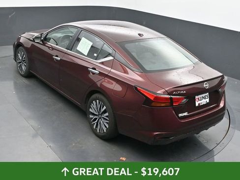 Used 2024 Nissan Altima 2.5 SV image 41