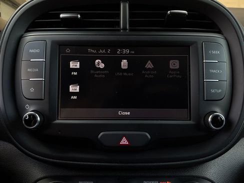 Used 2025 Kia Soul LX w/ LX Technology Package FWD image 28