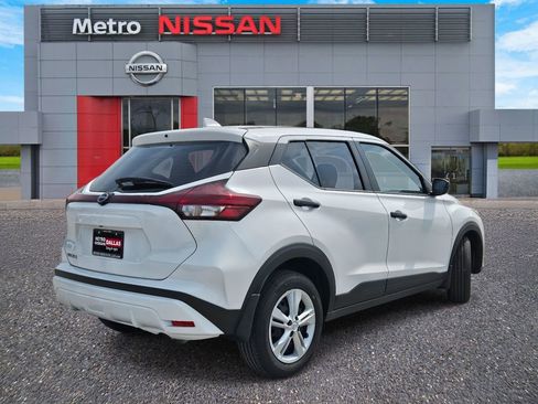 New 2025 Nissan Kicks S image 3