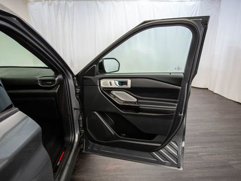 Used 2022 Ford Explorer ST image 17