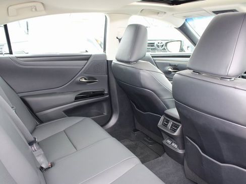 Certified 2023 Lexus ES 350 w/ Premium Package image 7