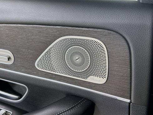 Used 2021 Mercedes-Benz GLS 450 4MATIC image 28