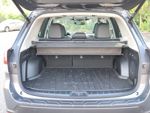 Used 2023 Subaru Forester Limited AWD/4WD image 7