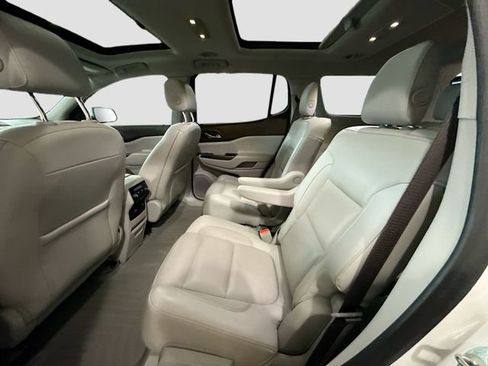 Used 2018 GMC Acadia SLT image 26