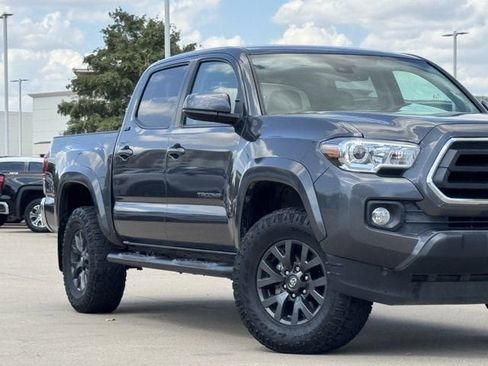 Used 2023 Toyota Tacoma SR5 RWD image 3