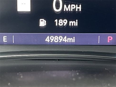 Used 2023 Chevrolet Traverse RS image 8