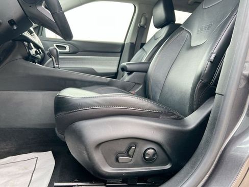 Used 2022 Jeep Compass Latitude image 16