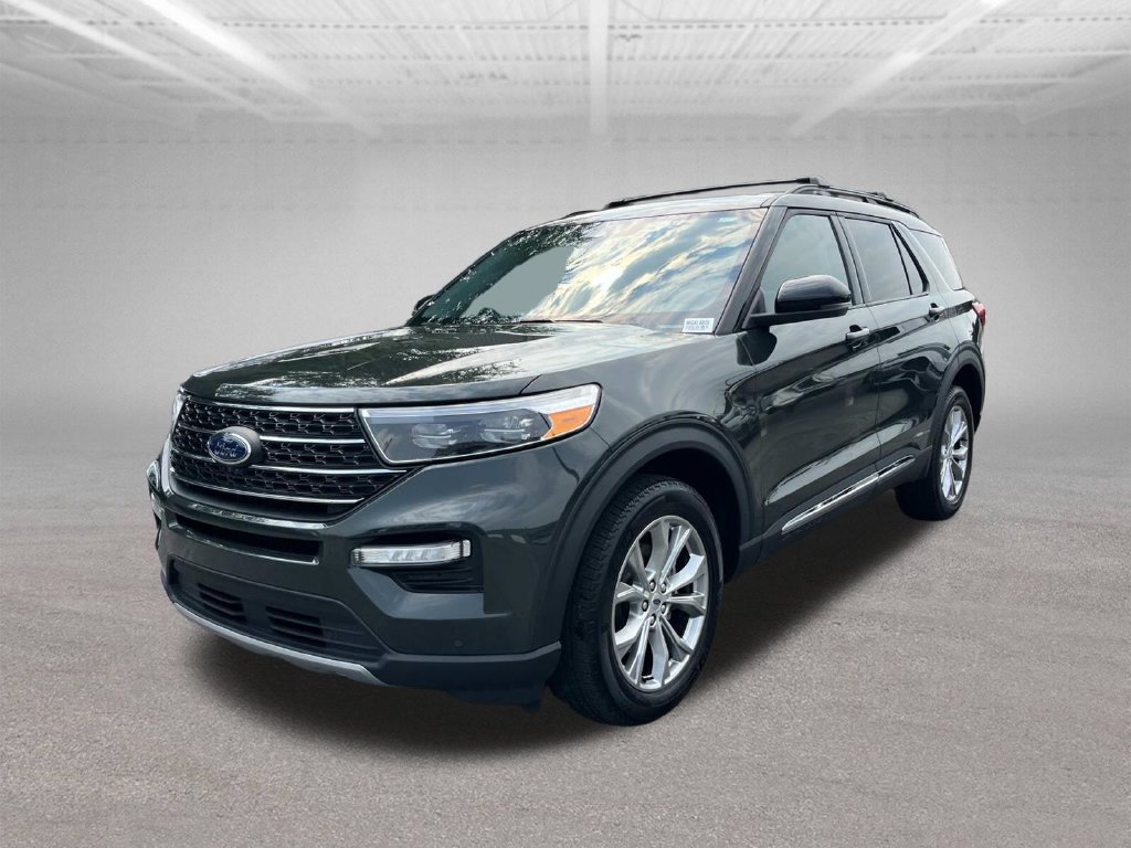 Used 2024 Ford Explorer XLT w/ Equipment Group 202A AWD/4WD image 3