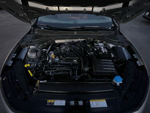 Used 2025 Volkswagen Jetta SE image 32