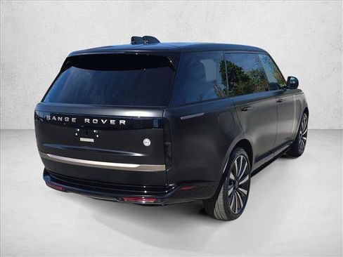 Used 2025 Land Rover Range Rover SV AWD/4WD image 5