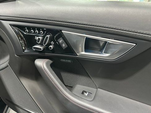Used 2017 Jaguar F-TYPE Coupe RWD image 44