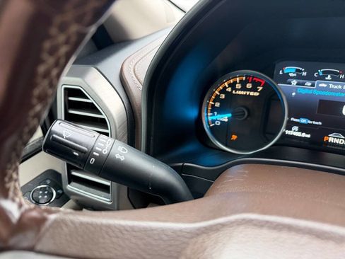 Used 2020 Ford F150 Limited image 22