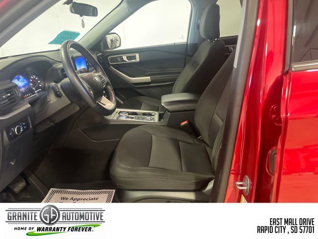 Used 2023 Ford Explorer XLT AWD/4WD image 10
