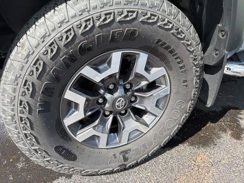 Used 2023 Toyota Tacoma TRD Off-Road image 29