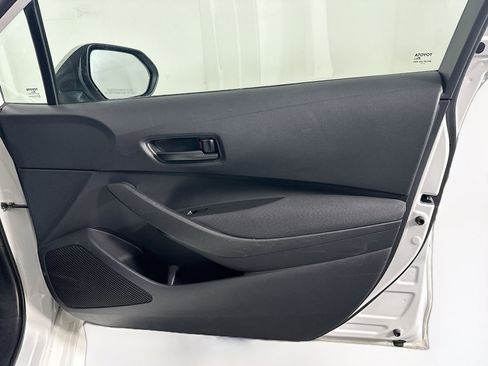 Used 2024 Toyota Corolla LE image 31