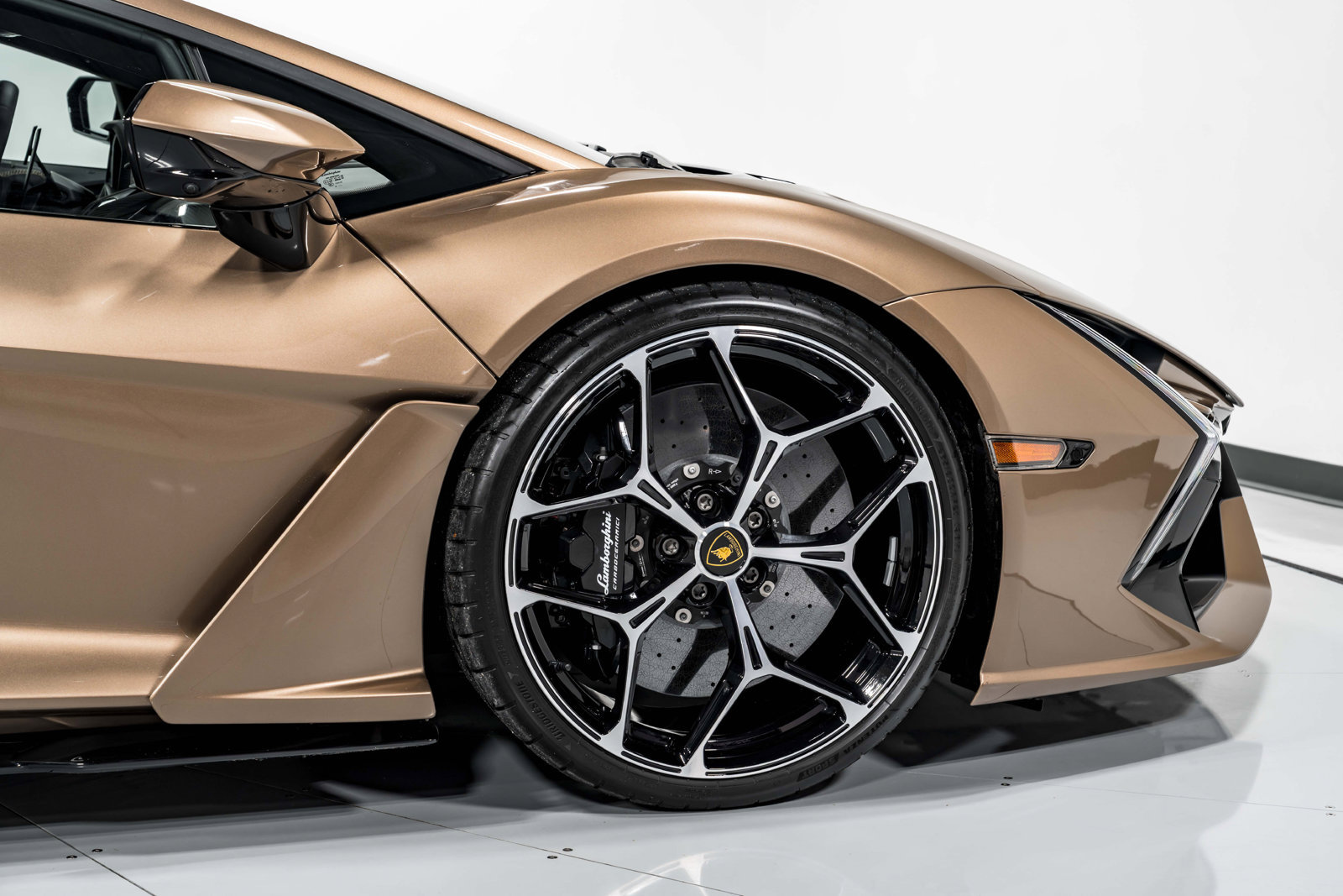 Used 2024 Lamborghini Revuelto AWD/4WD image 44