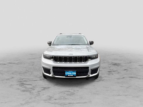 Used 2021 Jeep Grand Cherokee L Limited image 3