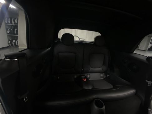 Used 2018 MINI Cooper Convertible image 28