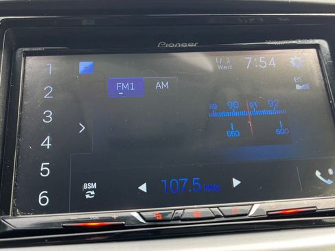 Used 2016 Subaru Crosstrek 2.0i Premium w/ Moonroof Package image 12