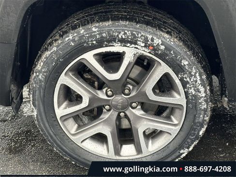 Used 2017 Jeep Renegade Latitude w/ Cold Weather Group image 7