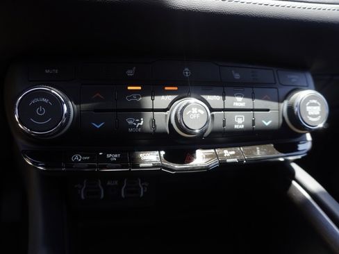 New 2024 Dodge Durango SXT w/ SXT Blacktop Group image 17