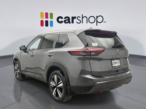 Used 2024 Nissan Rogue SL w/ SL Premium Package image 3