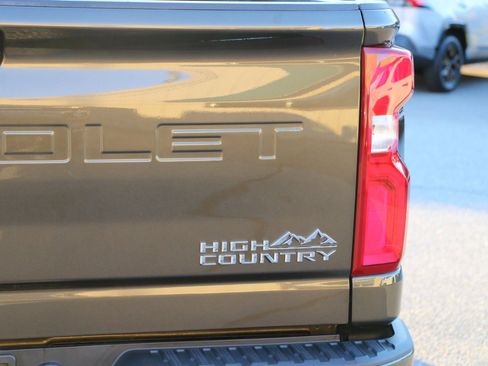 Used 2022 Chevrolet Silverado 3500 High Country w/ Z71 Off-Road Package image 6