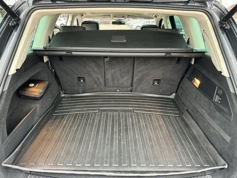 Used 2016 Volkswagen Touareg Executive image 9