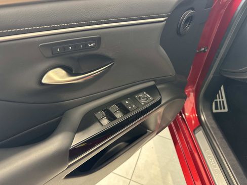 Used 2023 Lexus ES 350 F Sport w/ Accessory Package (Z2) image 17