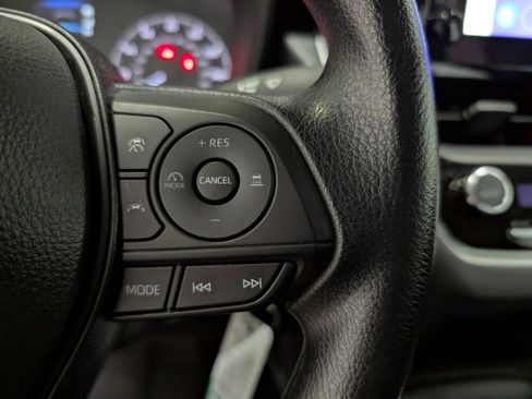 Used 2025 Toyota Corolla LE image 17