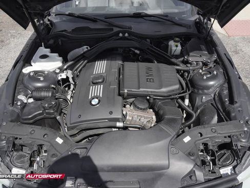 Used 2011 BMW Z4 sDrive35i image 14