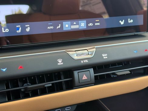 New 2026 Lexus ES 350e w/ Convenience Package FWD image 17