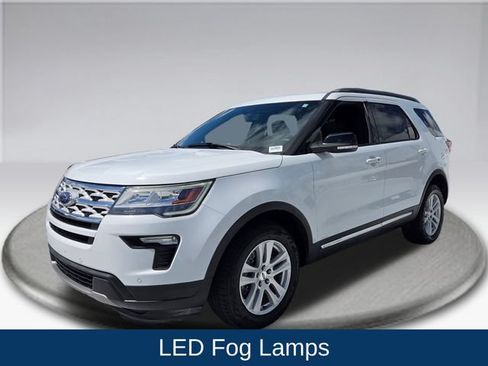Used 2018 Ford Explorer XLT w/ Equipment Group 202A AWD/4WD image 19