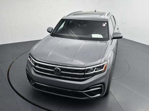 Used 2022 Volkswagen Atlas Cross Sport SEL R-Line AWD/4WD image 23