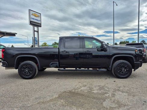 Used 2024 Chevrolet Silverado 2500 LTZ w/ LTZ Plus Package AWD/4WD image 2