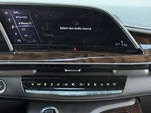 Certified 2023 Cadillac Escalade Premium Luxury Platinum image 17