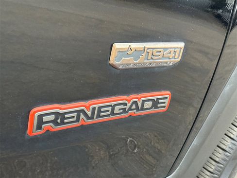 Used 2016 Jeep Renegade 75th Anniversary image 8