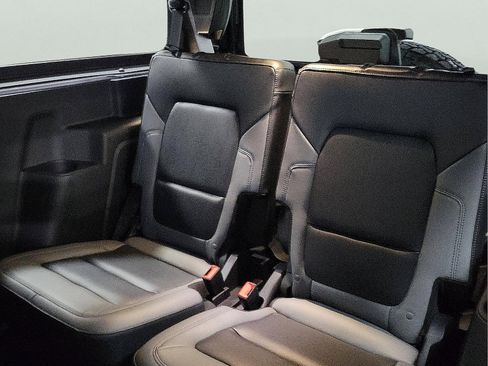 Used 2024 Ford Bronco Black Diamond image 8