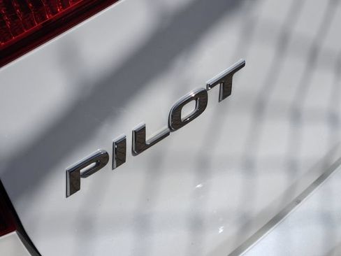 Used 2017 Honda Pilot EX-L image 10