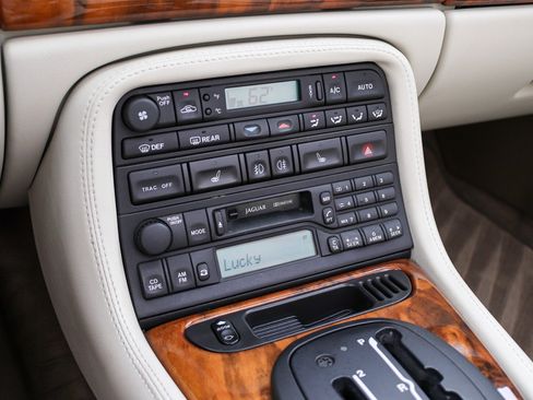 Used 2000 Jaguar XK8 Convertible RWD image 35